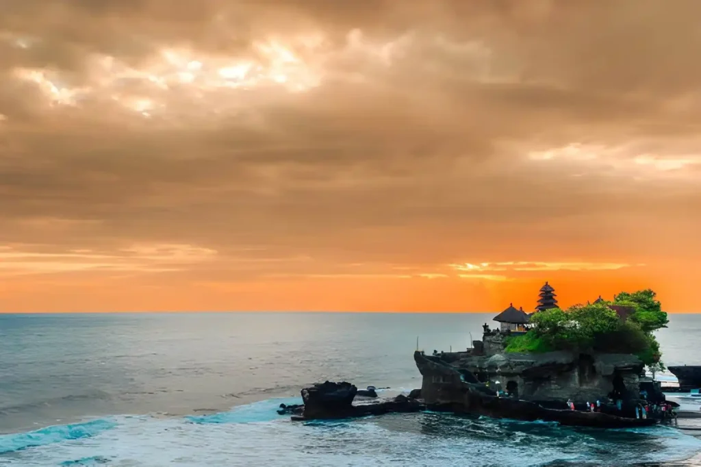 Tanah lot temple sunset